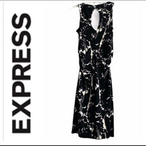 ⭐️Gorgeous Express dress, black and white